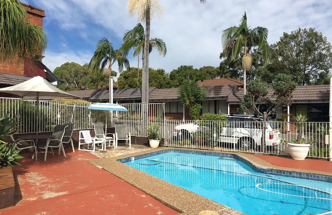Town And Country Motel-1