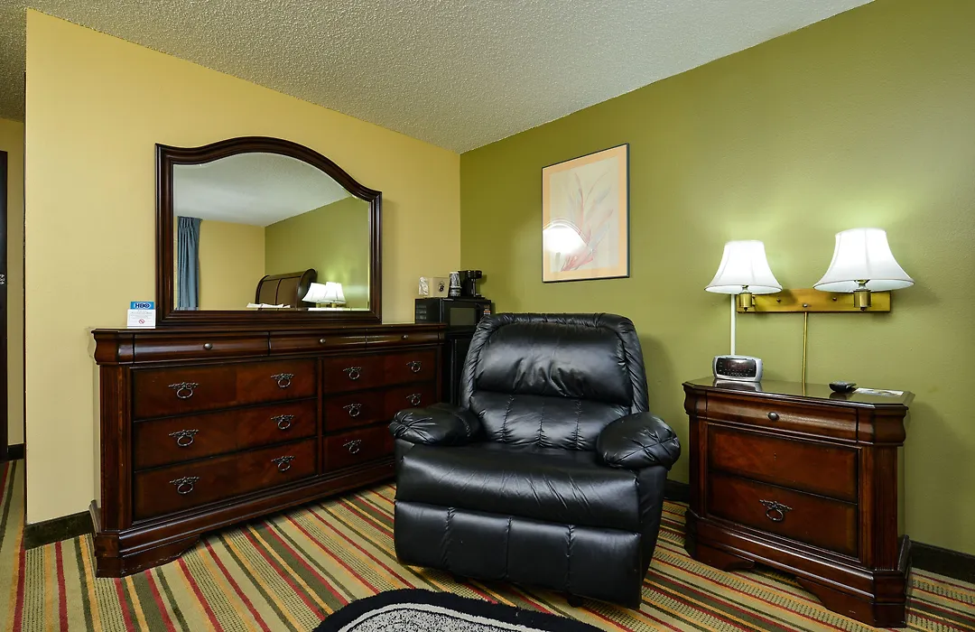 Super 8 By Wyndham Minot Airport-1