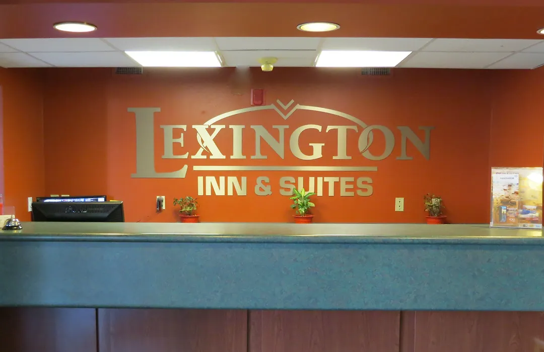 Lexington Inn & Suites-Windsor-1