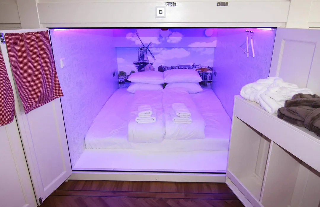 De Bedstee Boutique Capsules (Adults Only)-1