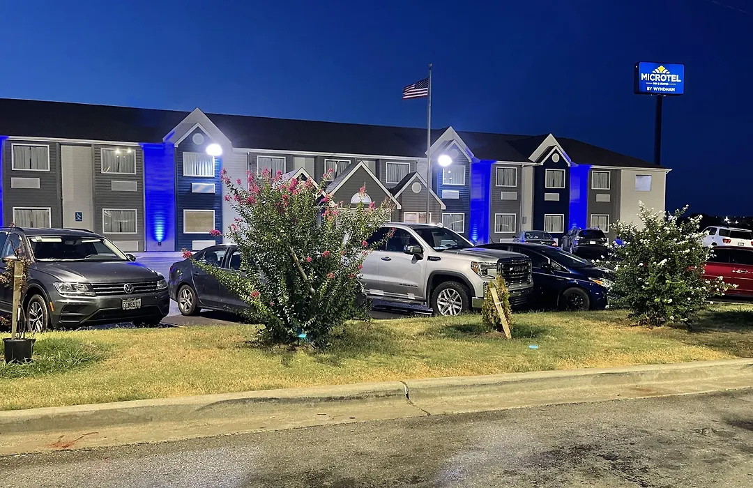 Microtel Inn & Suites By Wyndham Ardmore-1