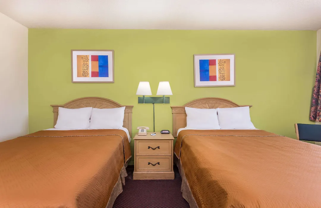 Travelodge By Wyndham Cordele-1