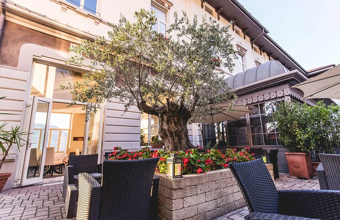 Araba Fenice Hotel-1