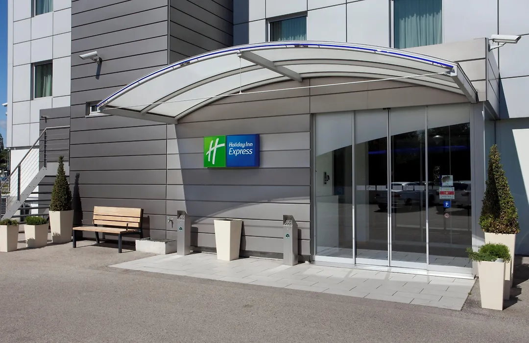 Holiday Inn Express Geneva Airport By Ihg-1