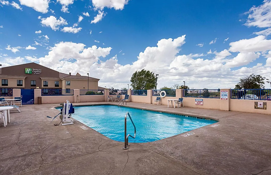 Motel 6-Page, Az-1