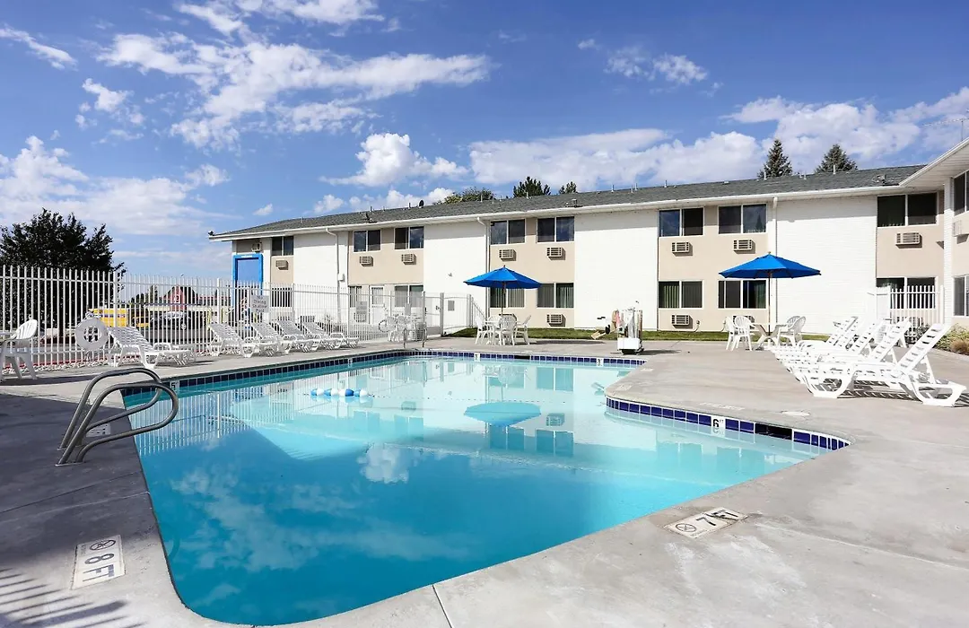 Econo Lodge-1