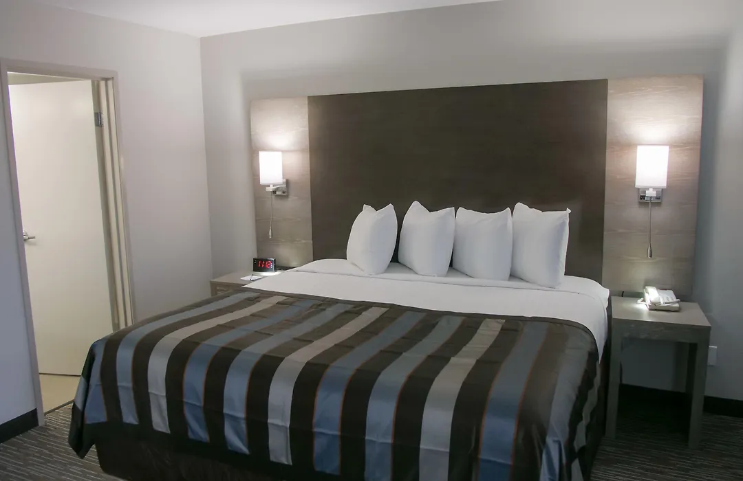 Wingate By Wyndham Louisville Airport Expo Center-1
