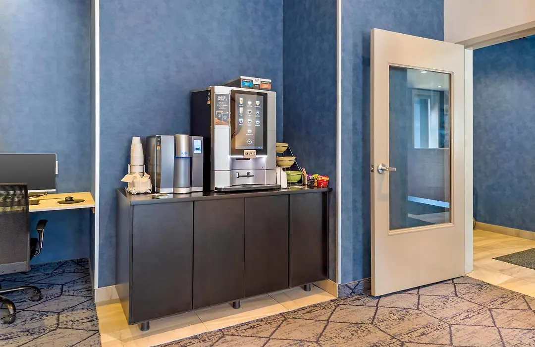 Quality Inn Centre-Ville-1