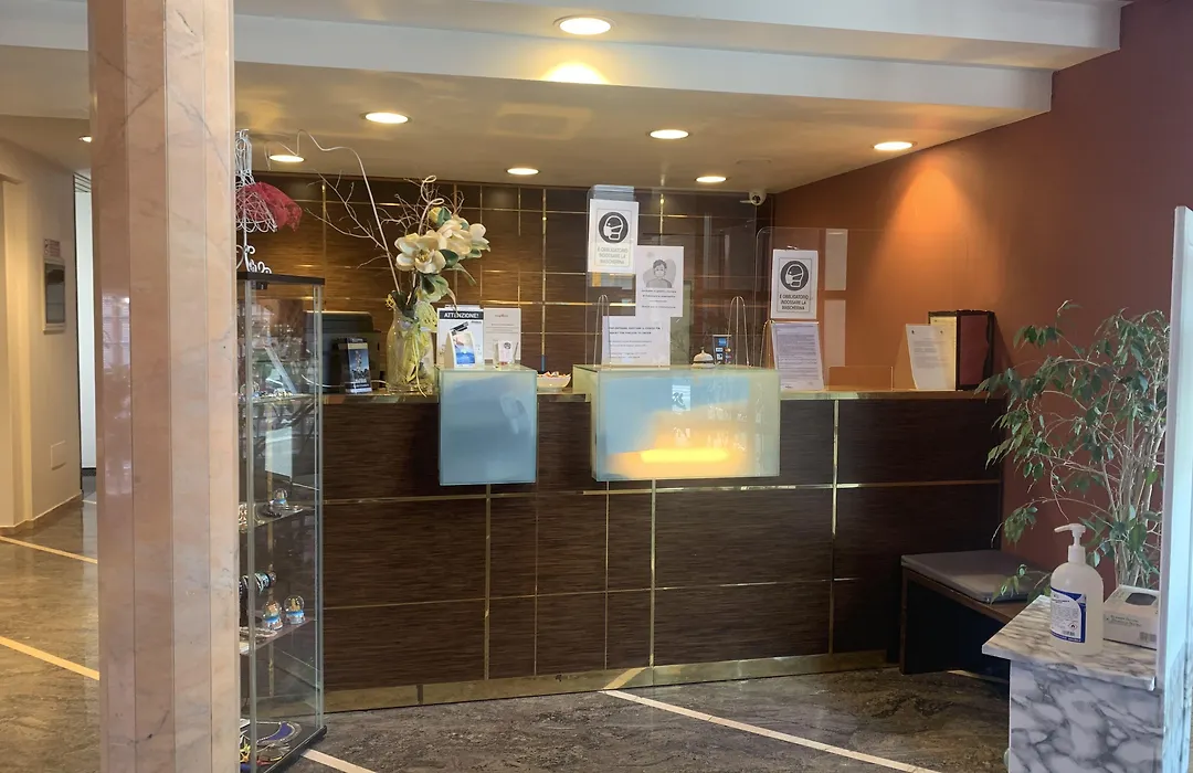 Hotel Maxim-1