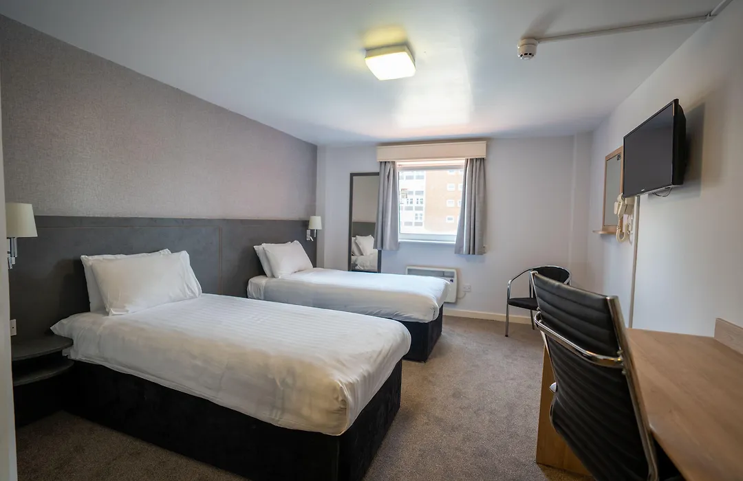Pendulum Hotel-1