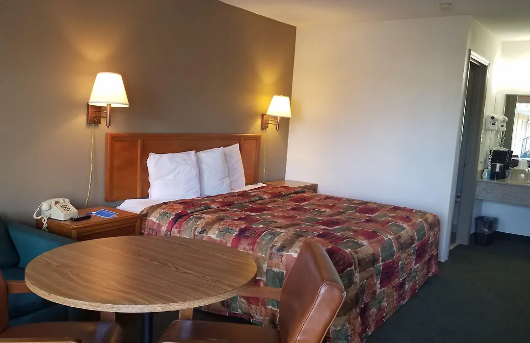 Travelers Inn & Suites-1