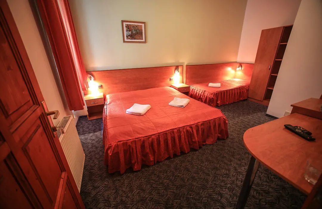 Easy Star Hotel-1