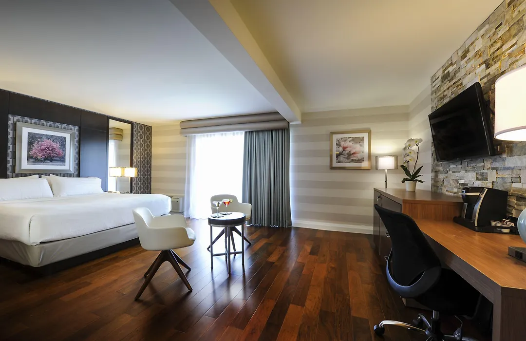 Holiday Inn Niagara Falls-By The Falls By Ihg-1