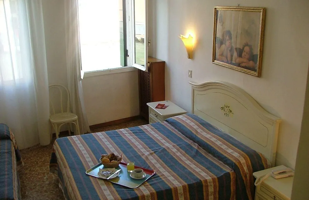 Hotel Airone-1