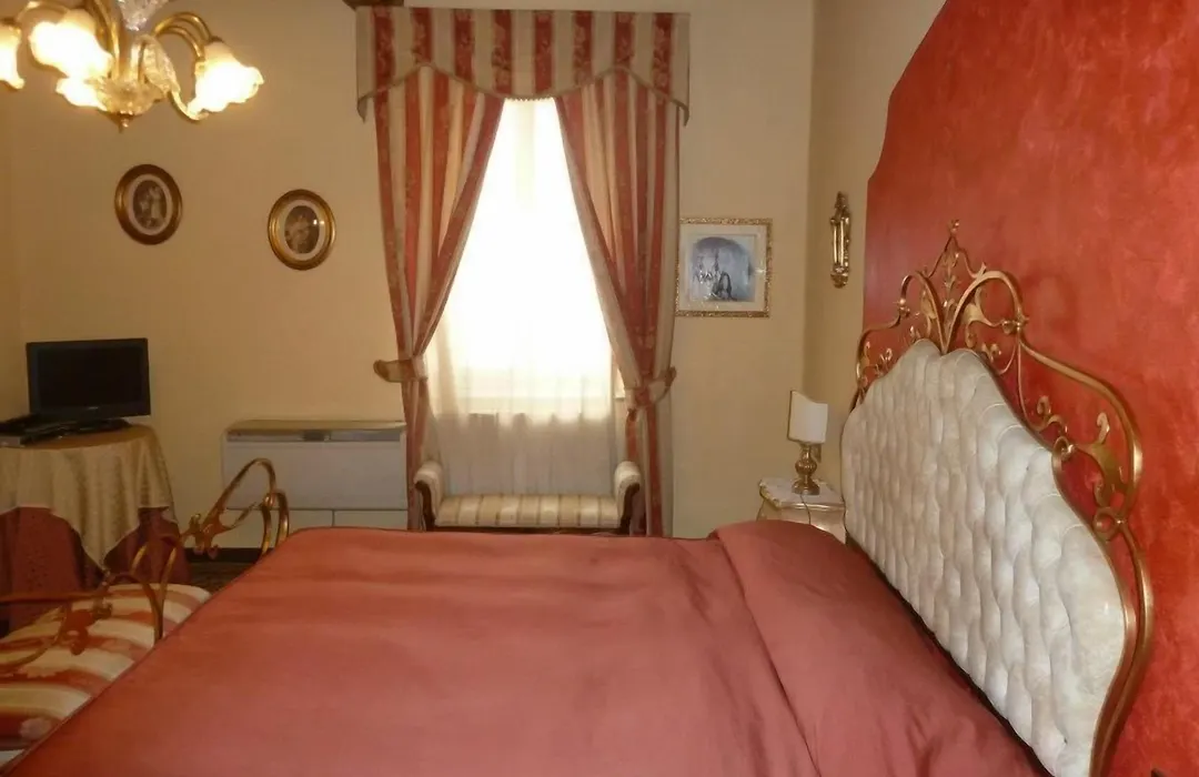 Antica Residenza Santa Chiara-1