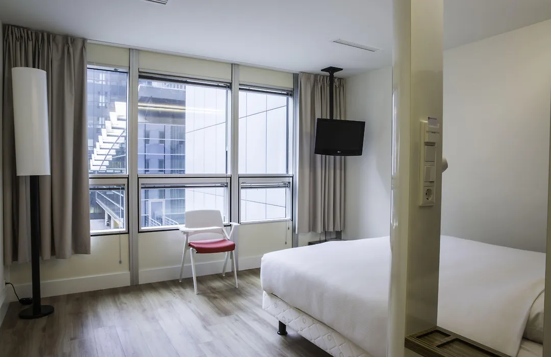 Qbic Hotel WTC Amsterdam-1