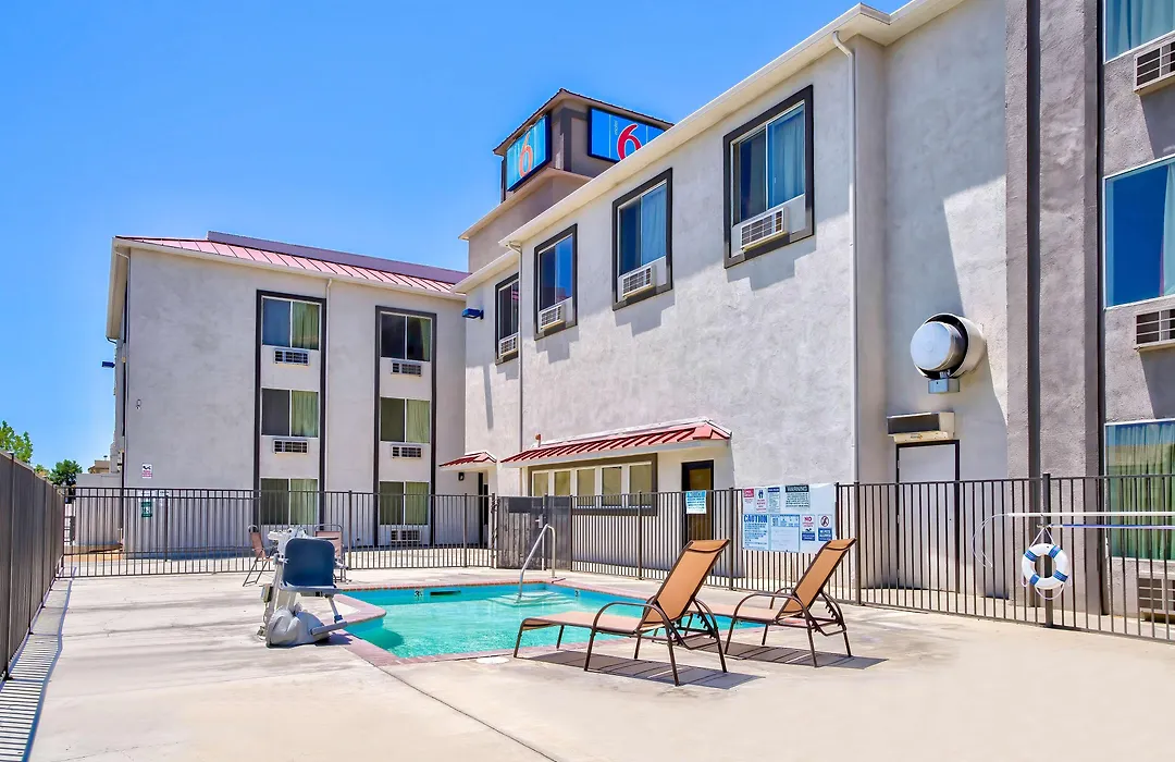 Motel 6-Hesperia, Ca - West Main Street I-15-1