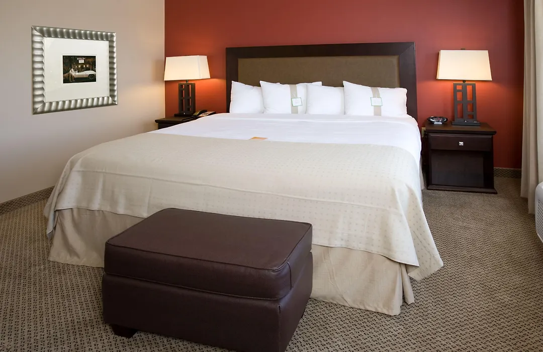 Holiday Inn & Suites Bakersfield By Ihg-1