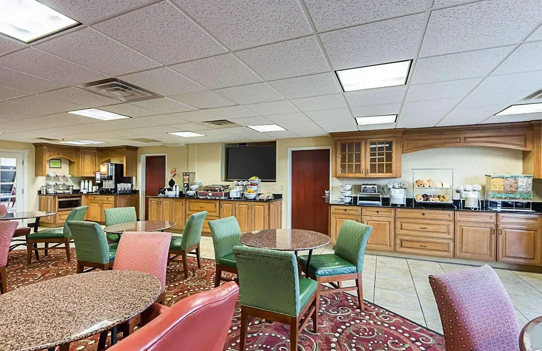 Comfort Suites Airport-1