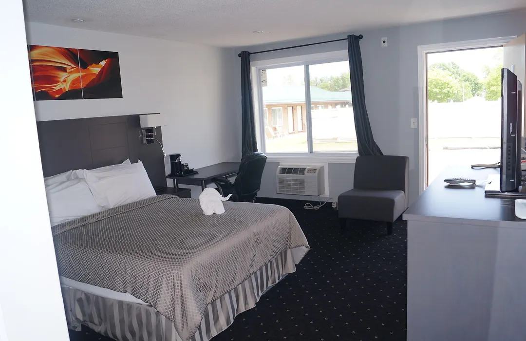 Howard Johnson By Wyndham Gananoque-1