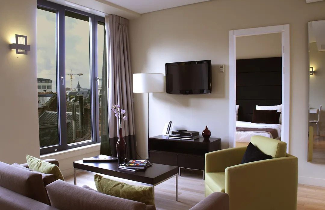 B-Aparthotel Grand Place-1