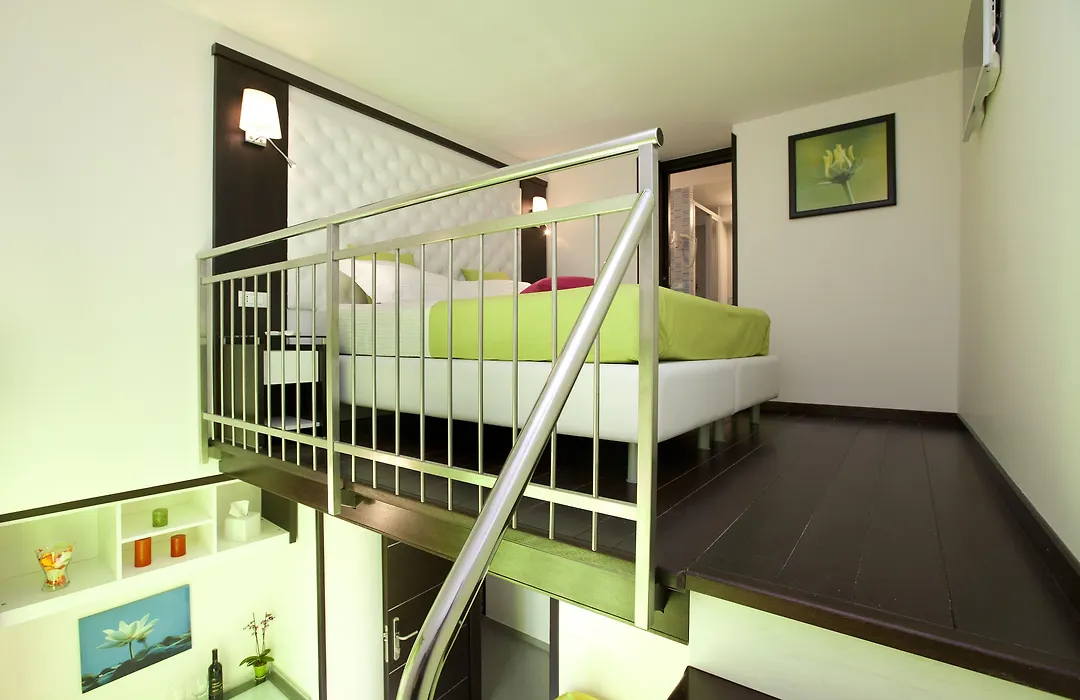 Sorrento Flats-1