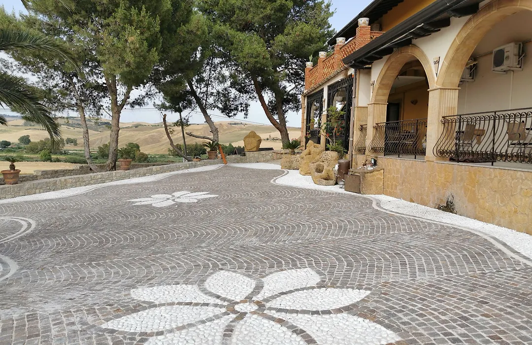 Agriturismo Reggia Saracena-1