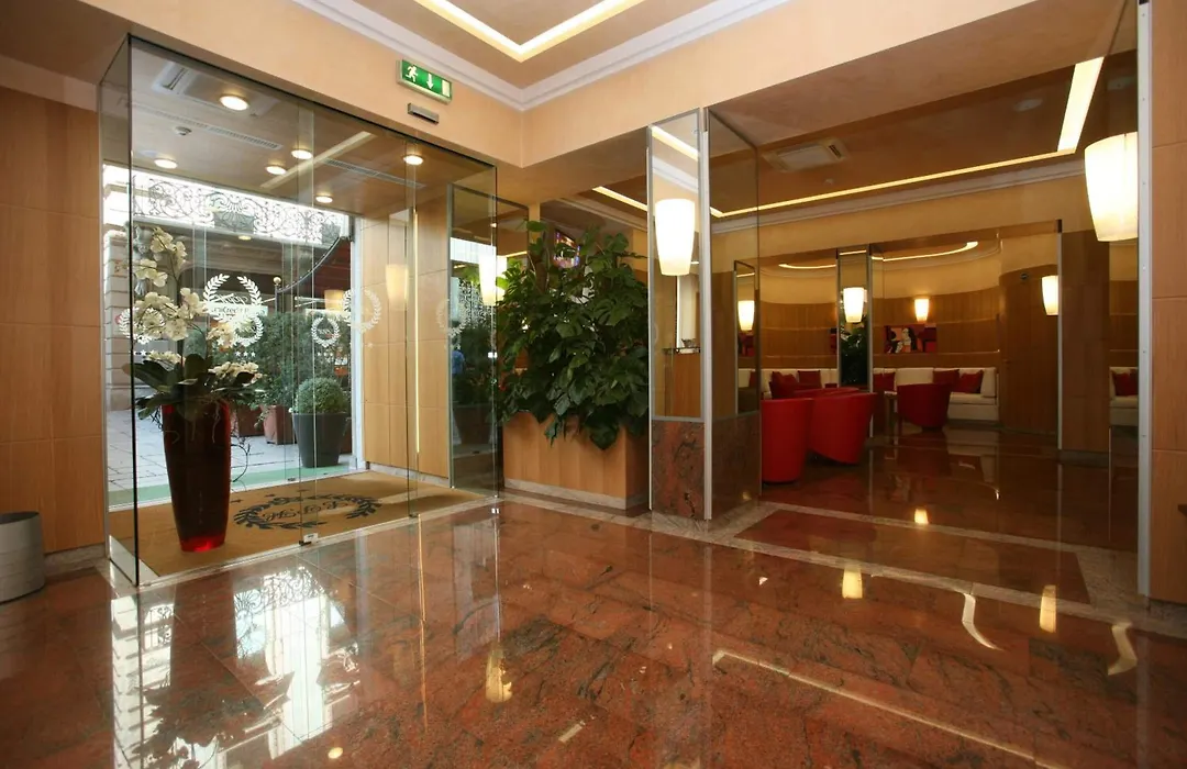 Le Petit Hotel-1