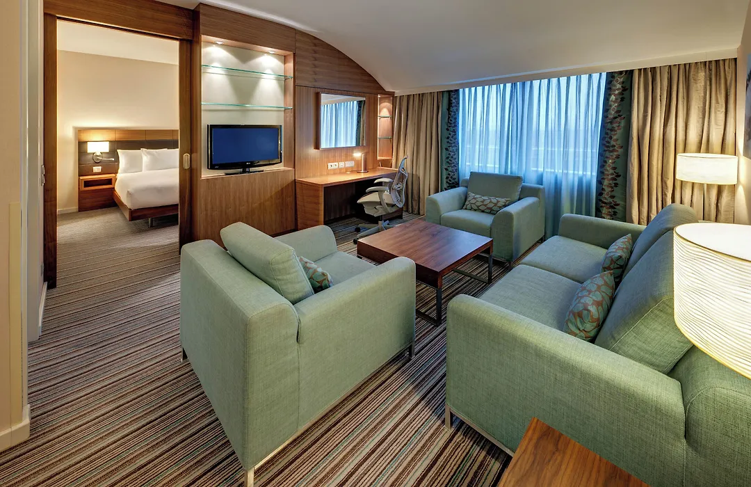 Hilton Garden Inn Frankfurt Airport-1