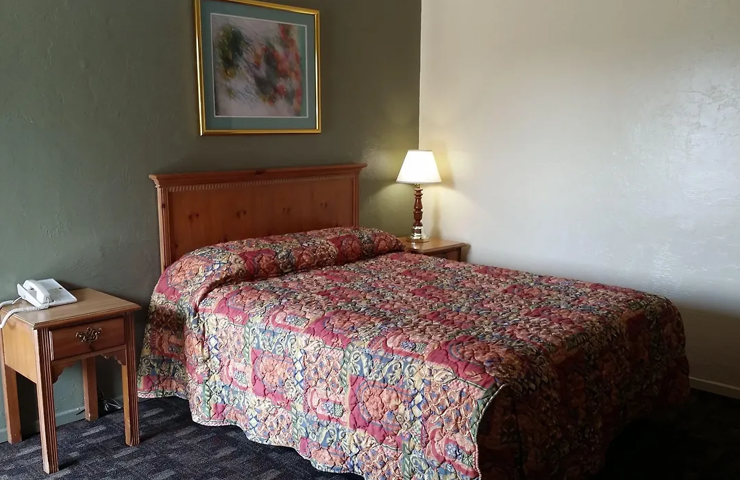 Parkway Inn-1