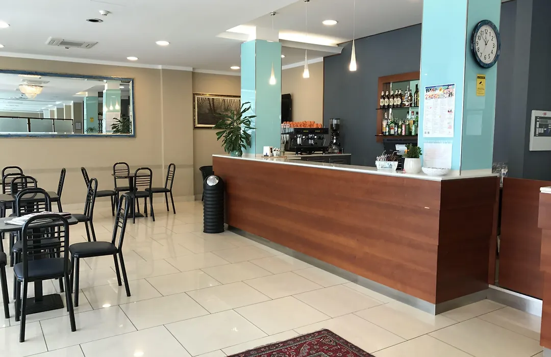 Hotel Boom-1