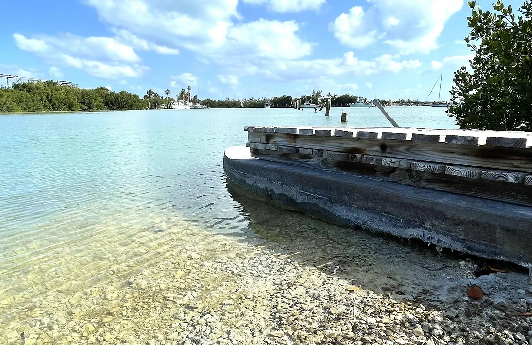 Floating Sea Cove Resort And Marina-1
