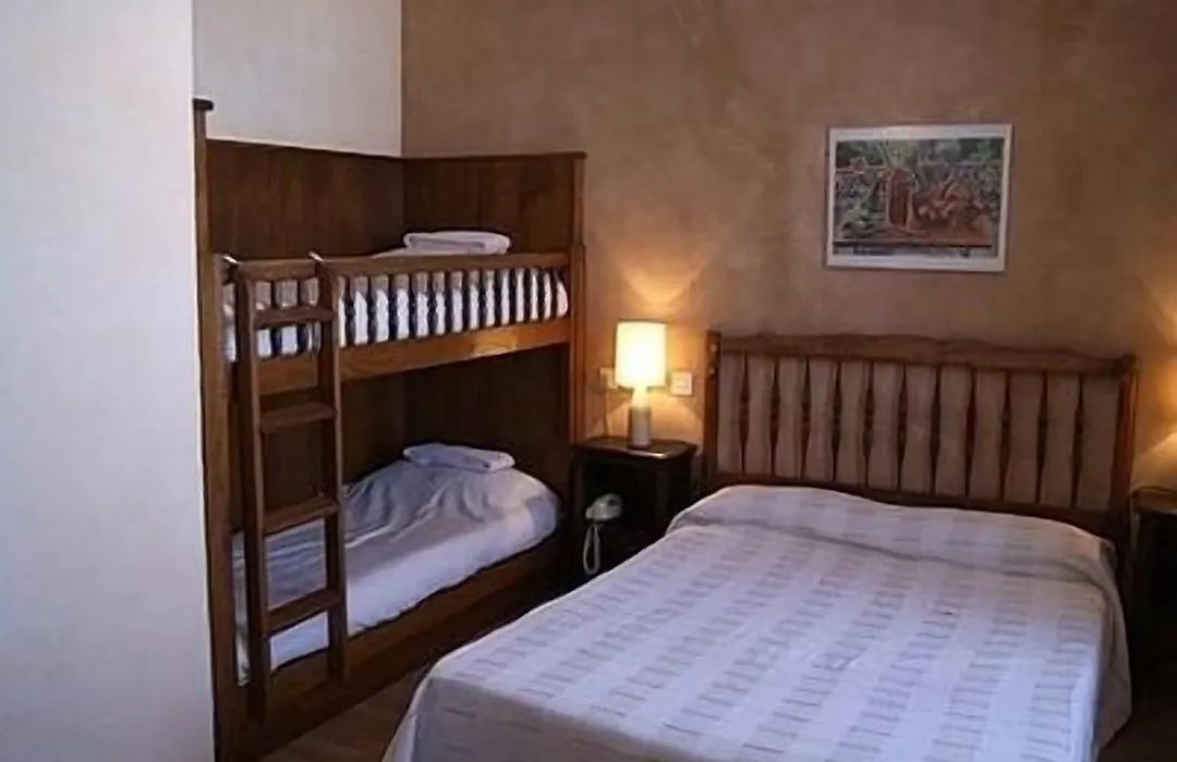 Logis Hotel De La Paix - Tournus-1