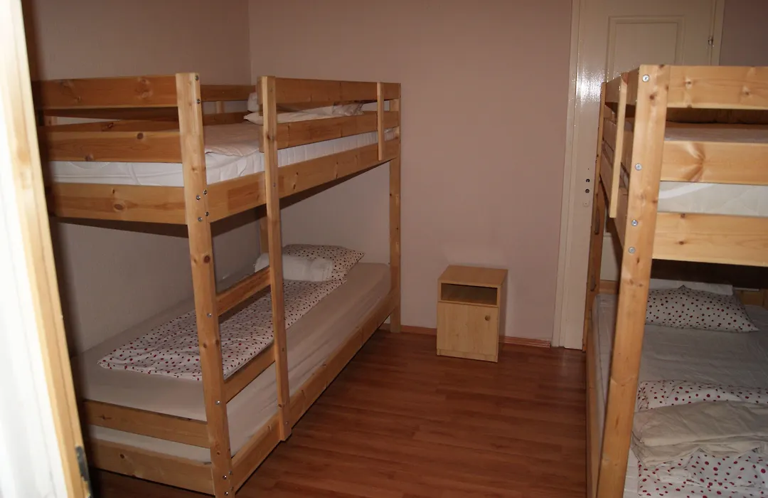 Happy Hostel-1