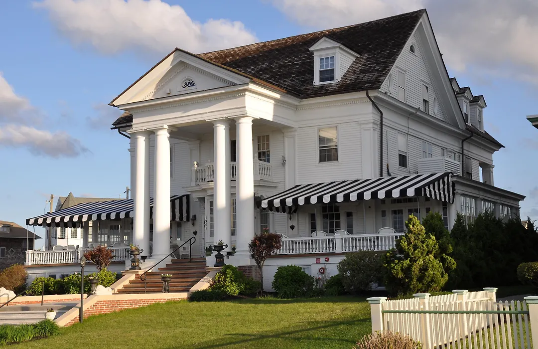 Peter Shields Inn & Restaurant-1