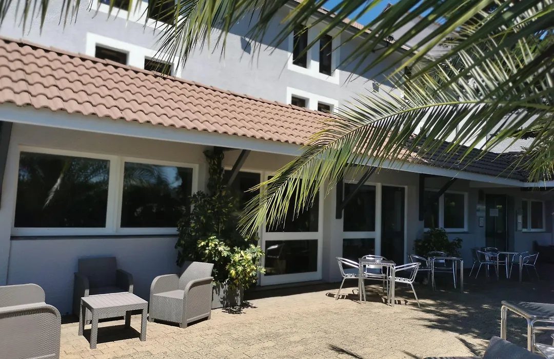 Brit Hotel Confort Pau Lons-1