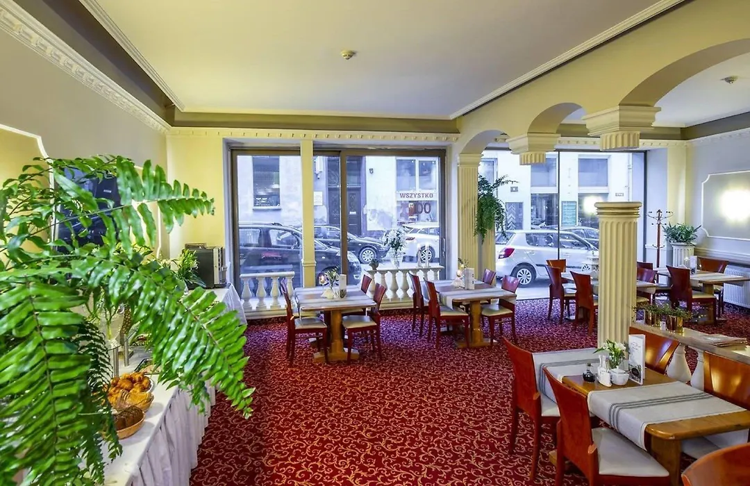 Hotel Royal-1