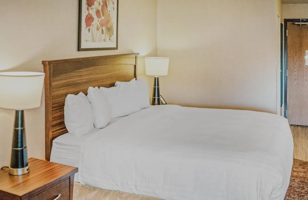 Crystal Inn Hotel & Suites - Salt Lake City-1