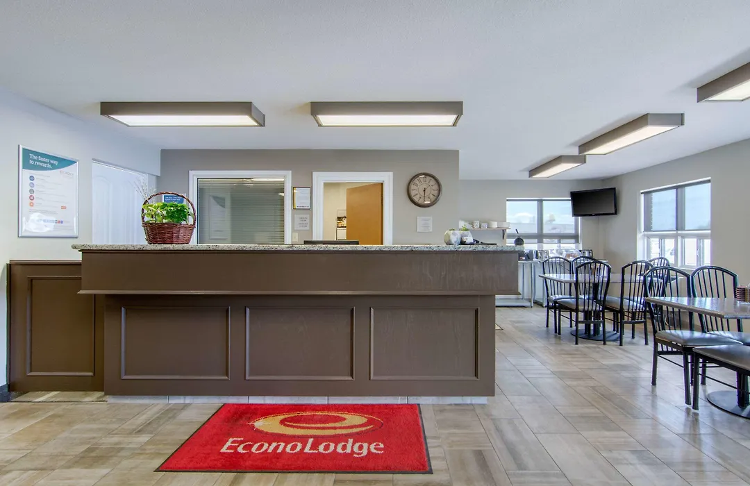 Econo Lodge-1