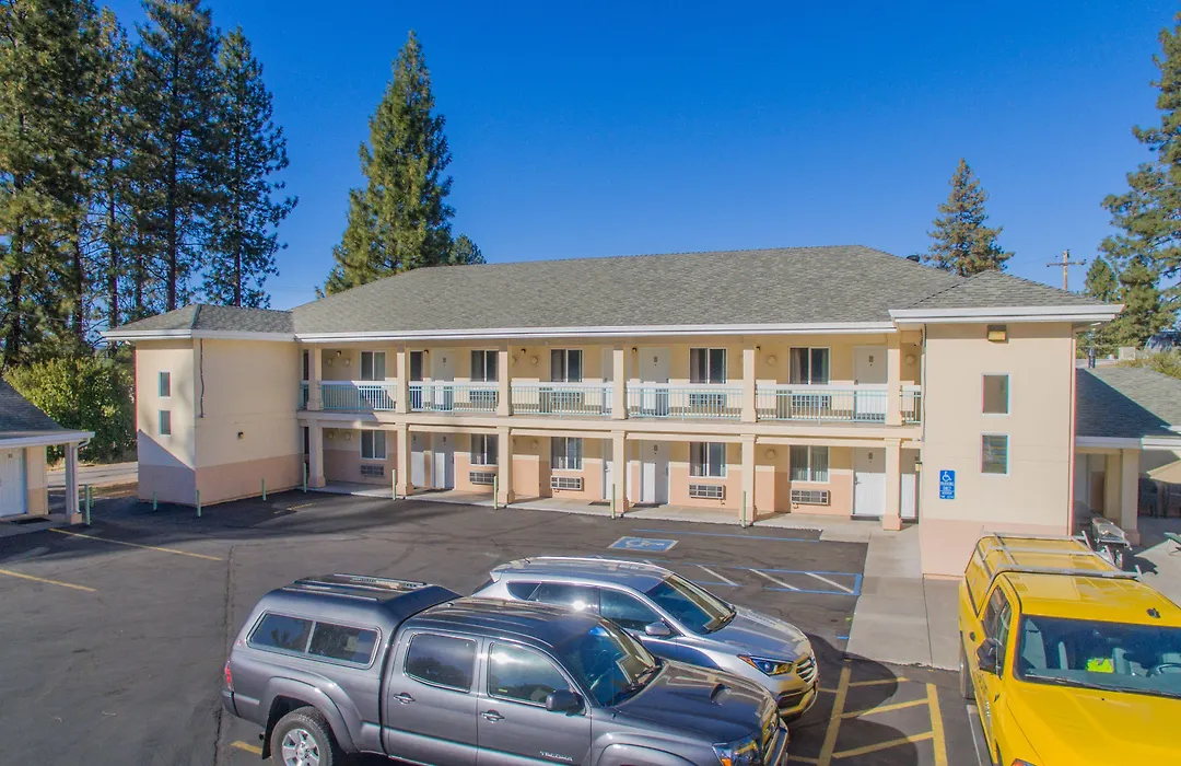 Shasta Pines Motel & Suites-1