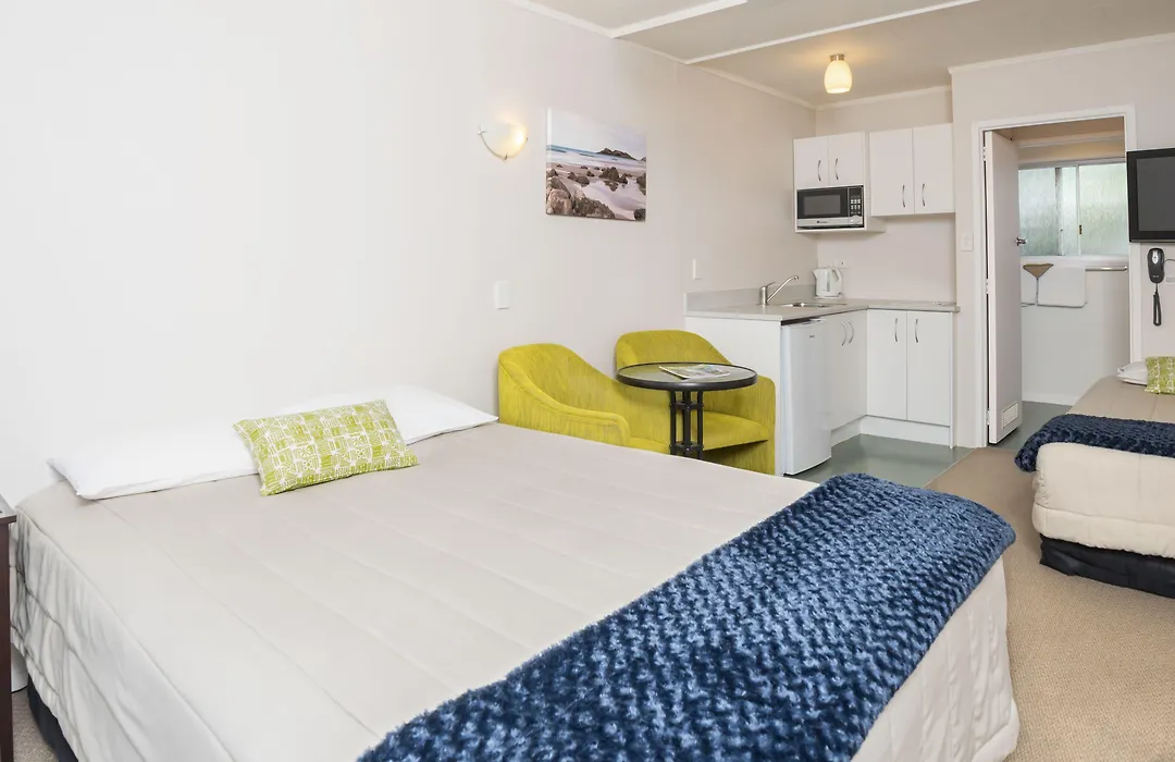 Outrigger Motel-1