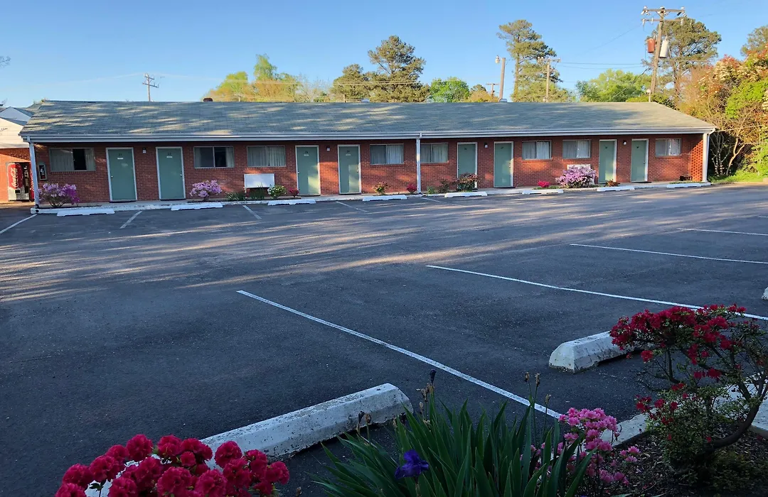 Bassett Motel-1