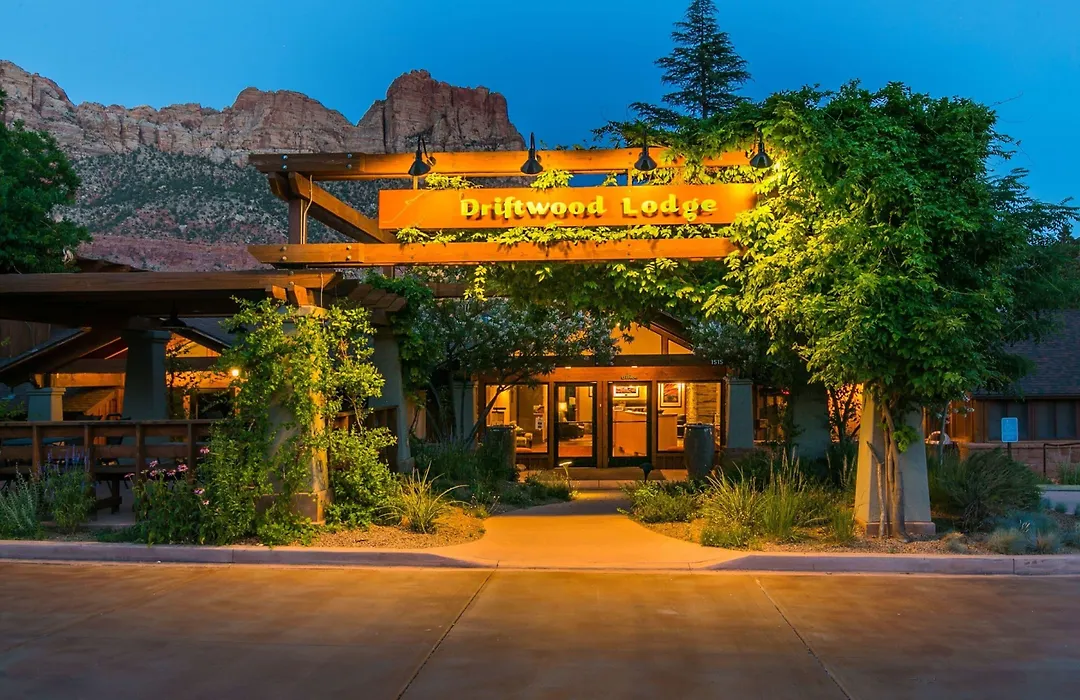 Driftwood Lodge-1