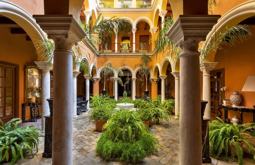 Hotel Casa Del Poeta-1