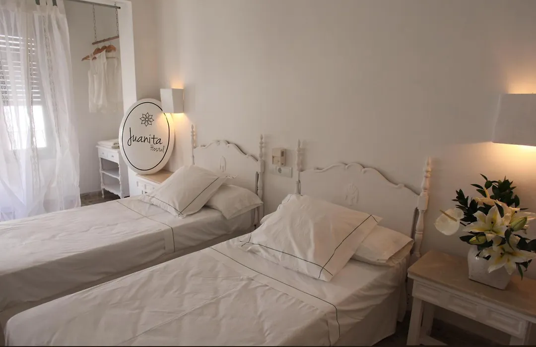 Juanita Hostal-1