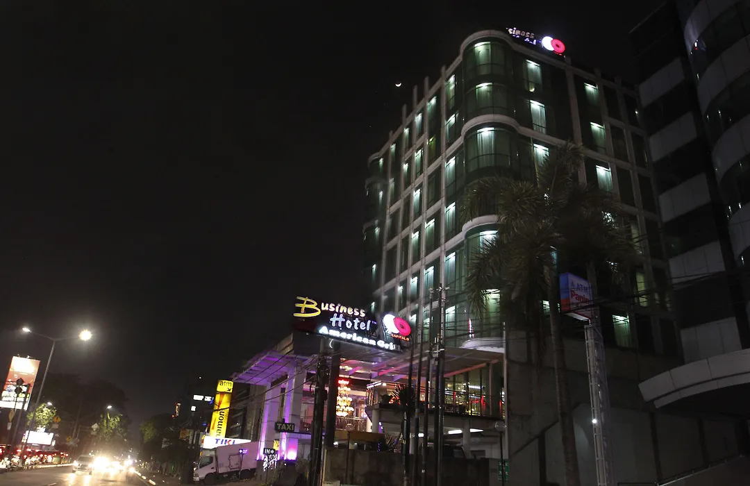 Business Hotel-1