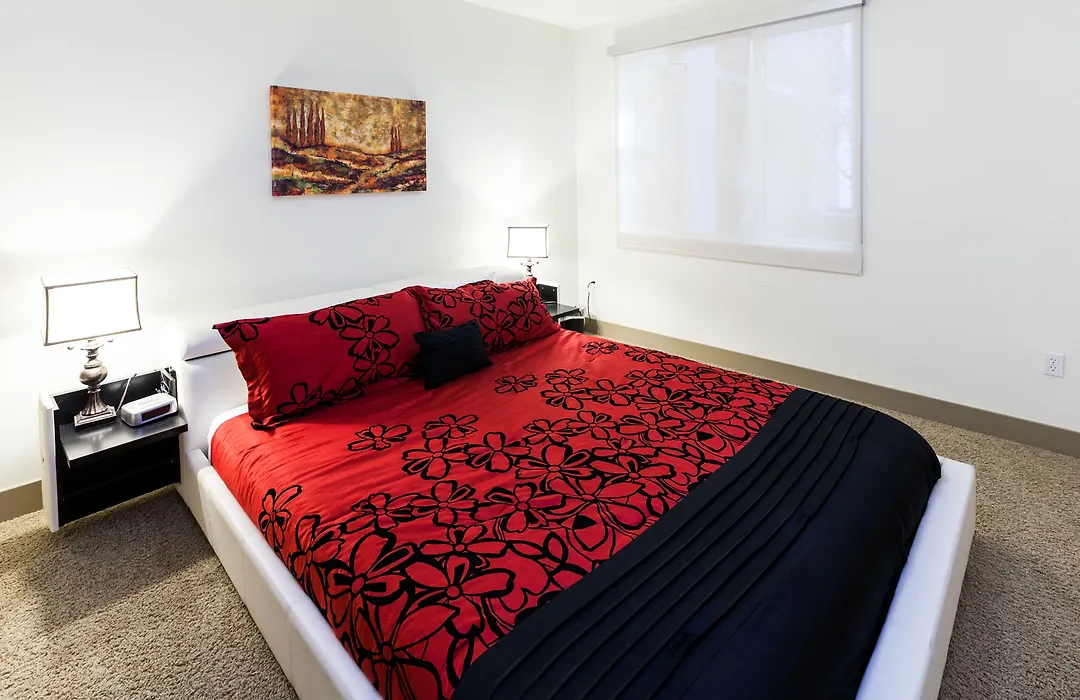 Heaven On Hollywood Furnished Apartments-1