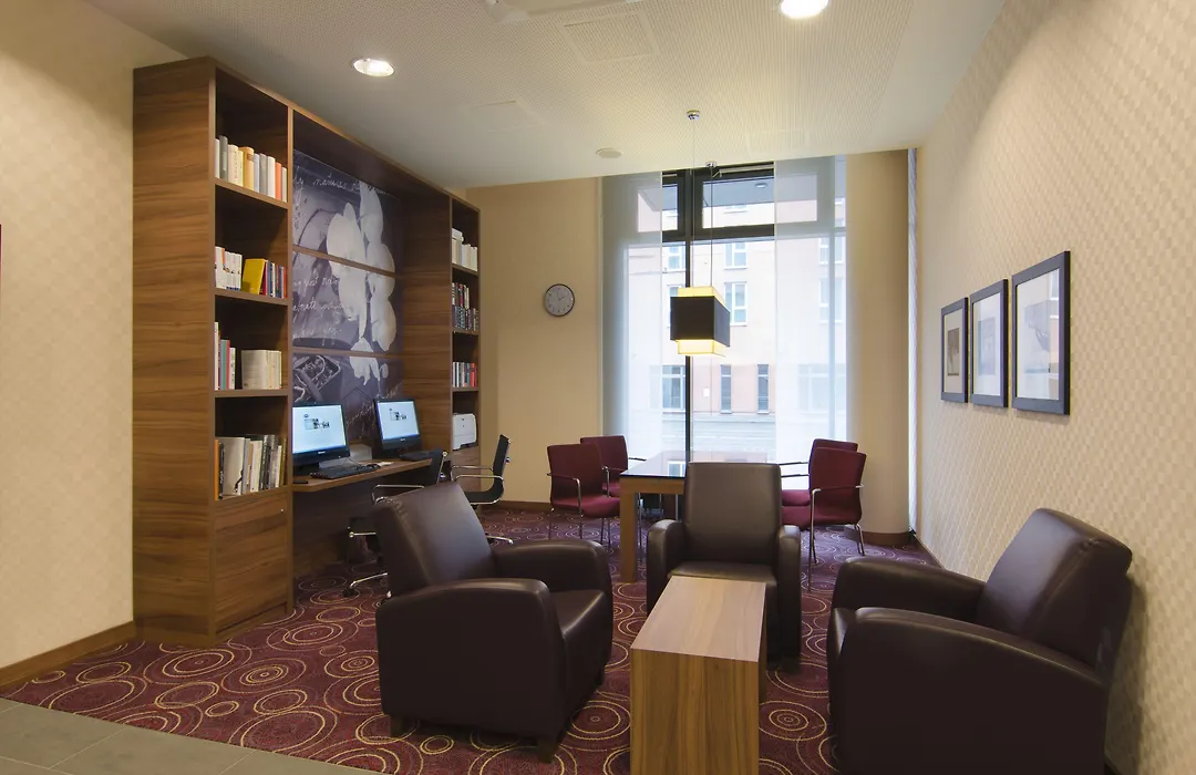 Hampton by Hilton Nürnberg City Center-1