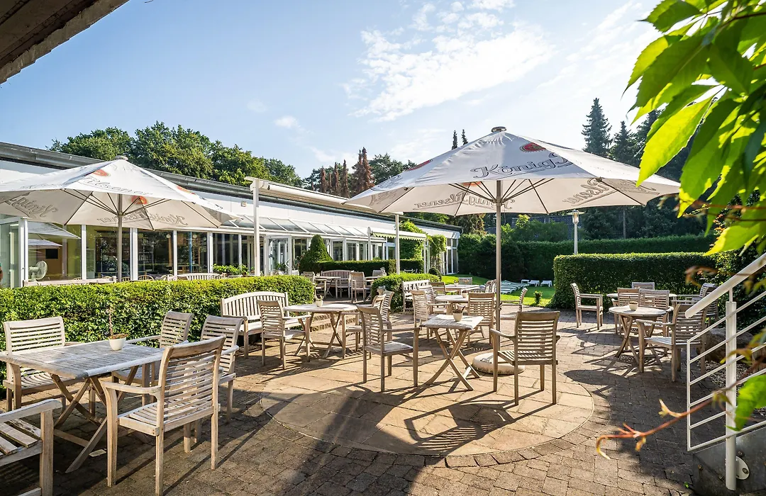 Waldhotel Tannenhaeuschen-1