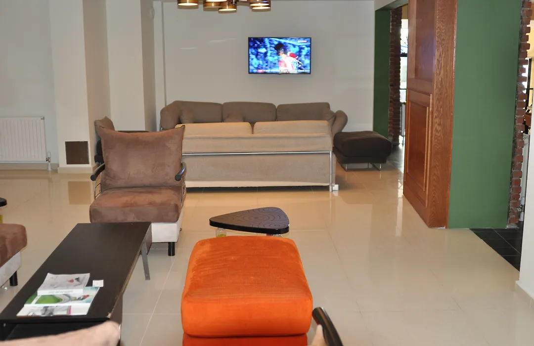 Emirtimes Hotel Kadikoey-1